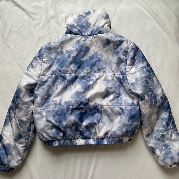white and blue Wild Fable watercolor cloud puffer coat - Picture 7 of 8